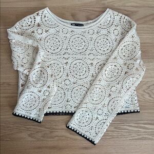 Women’s Zara crochet knot top